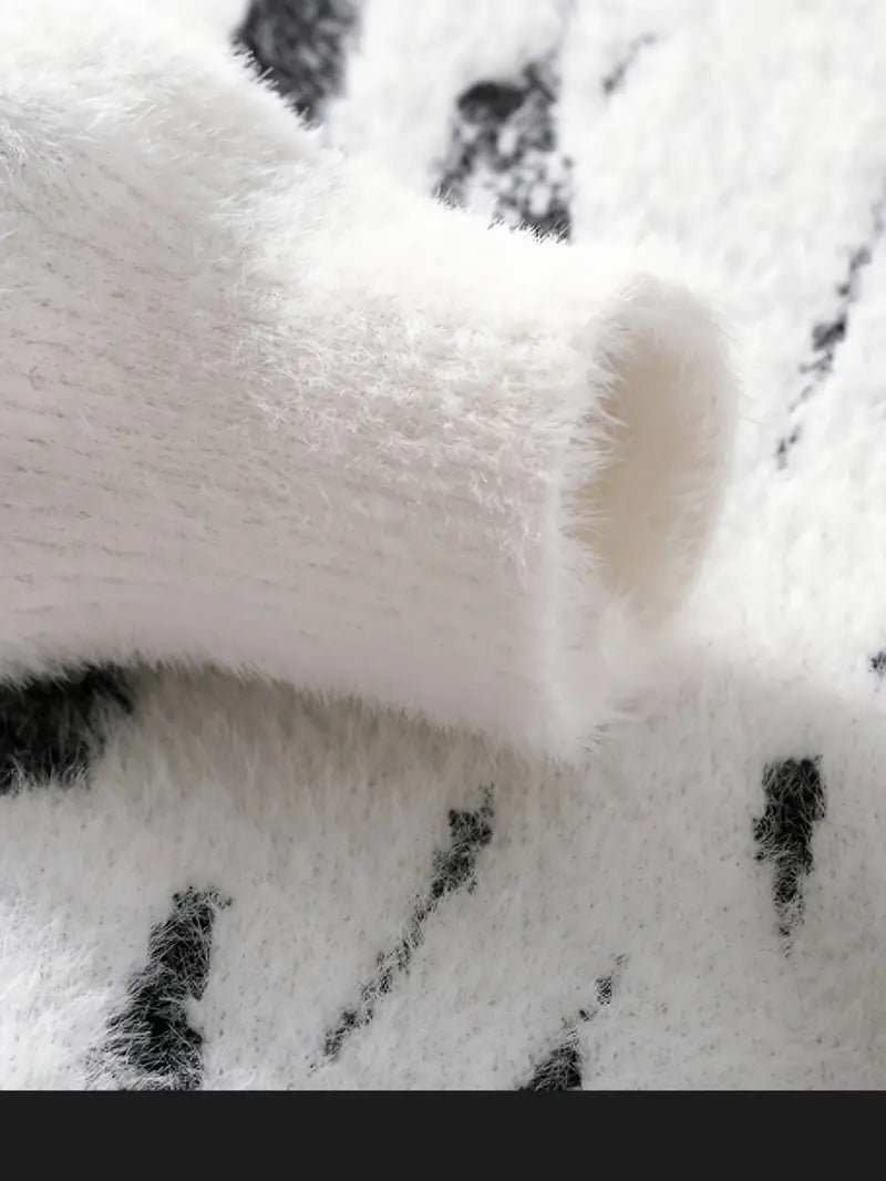 Abstract Knit Sweater – White & Black Patterned Crewneck Pullover